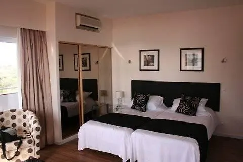 佩斯塔纳艾尔瓦艾特拉提克住宅海滩套房酒店 公寓 *