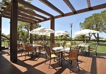 佩斯塔纳艾尔瓦艾特拉提克住宅海滩套房酒店